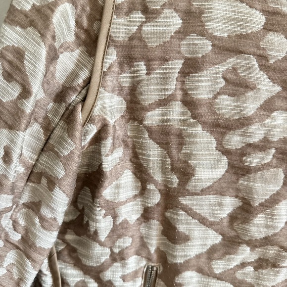 Lafayette 148 New York • Animal Print Jacquard Zip Front Jacket Large Neutral - Picture 8 of 10